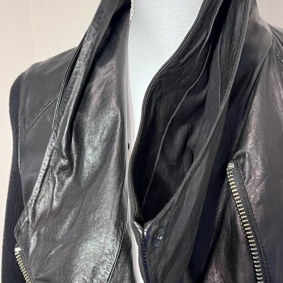 Vince Women's Black Leather and Wool Short High Collar Modern Jacket Sz Med - Picture 9 of 16